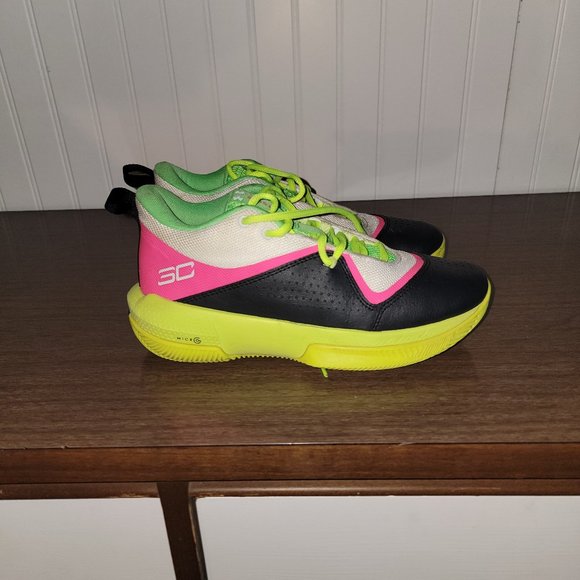 Curry - Picture 1 of 3